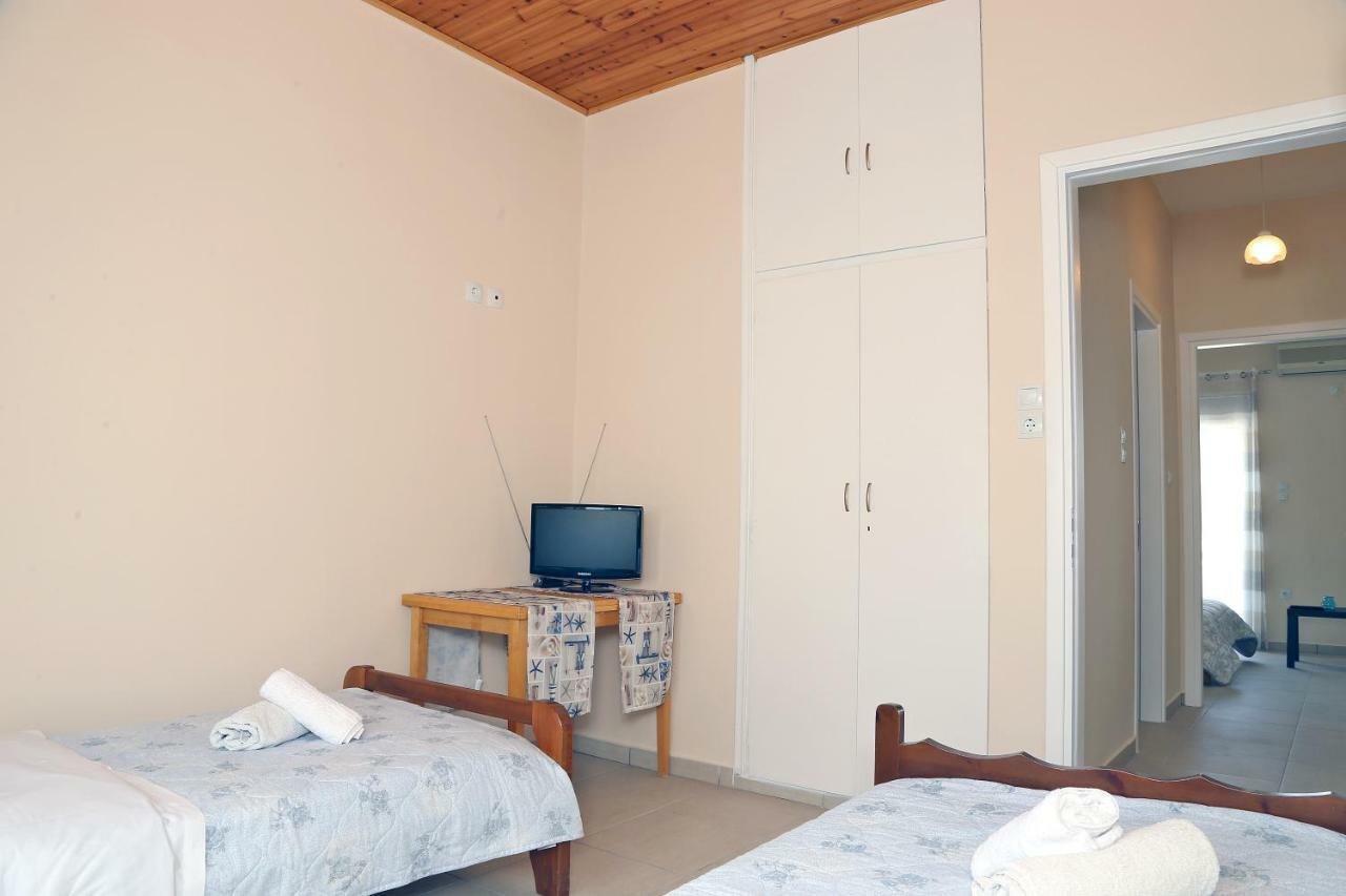 George Apartment Artemida  Esterno foto